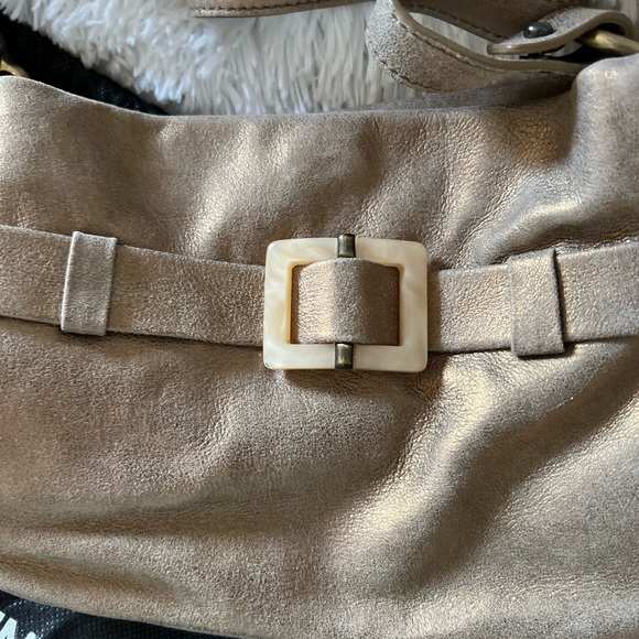 New in dust bag vintage Donald Pliner gold bag. Beautiful details. - Picture 3 of 11